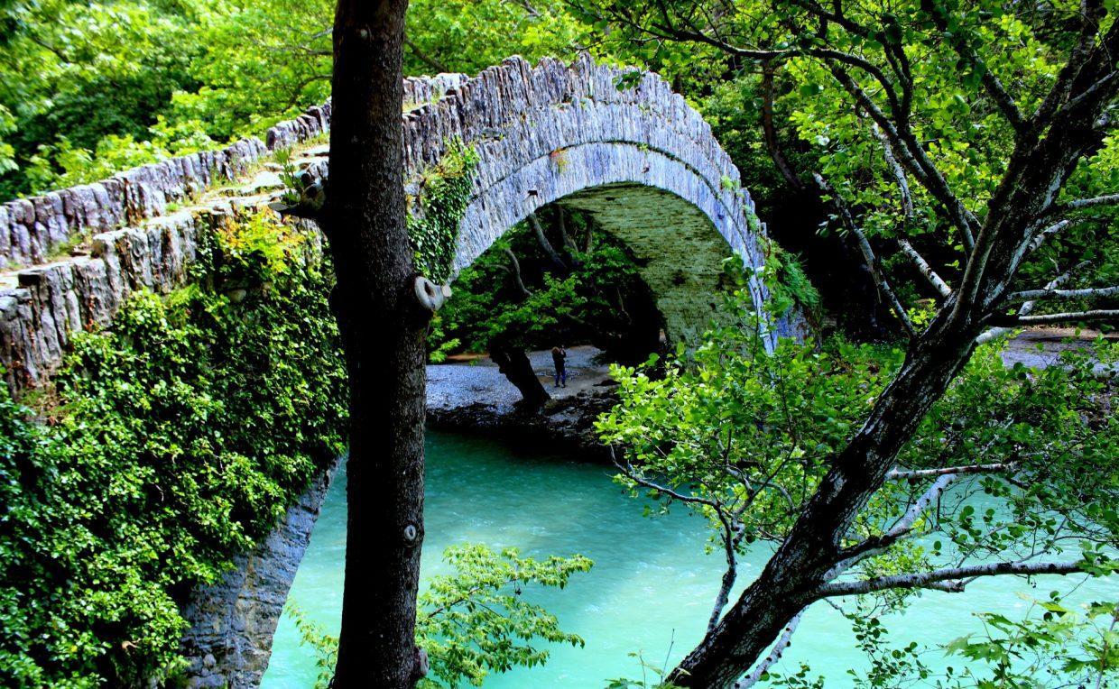 Voidomatis bridge